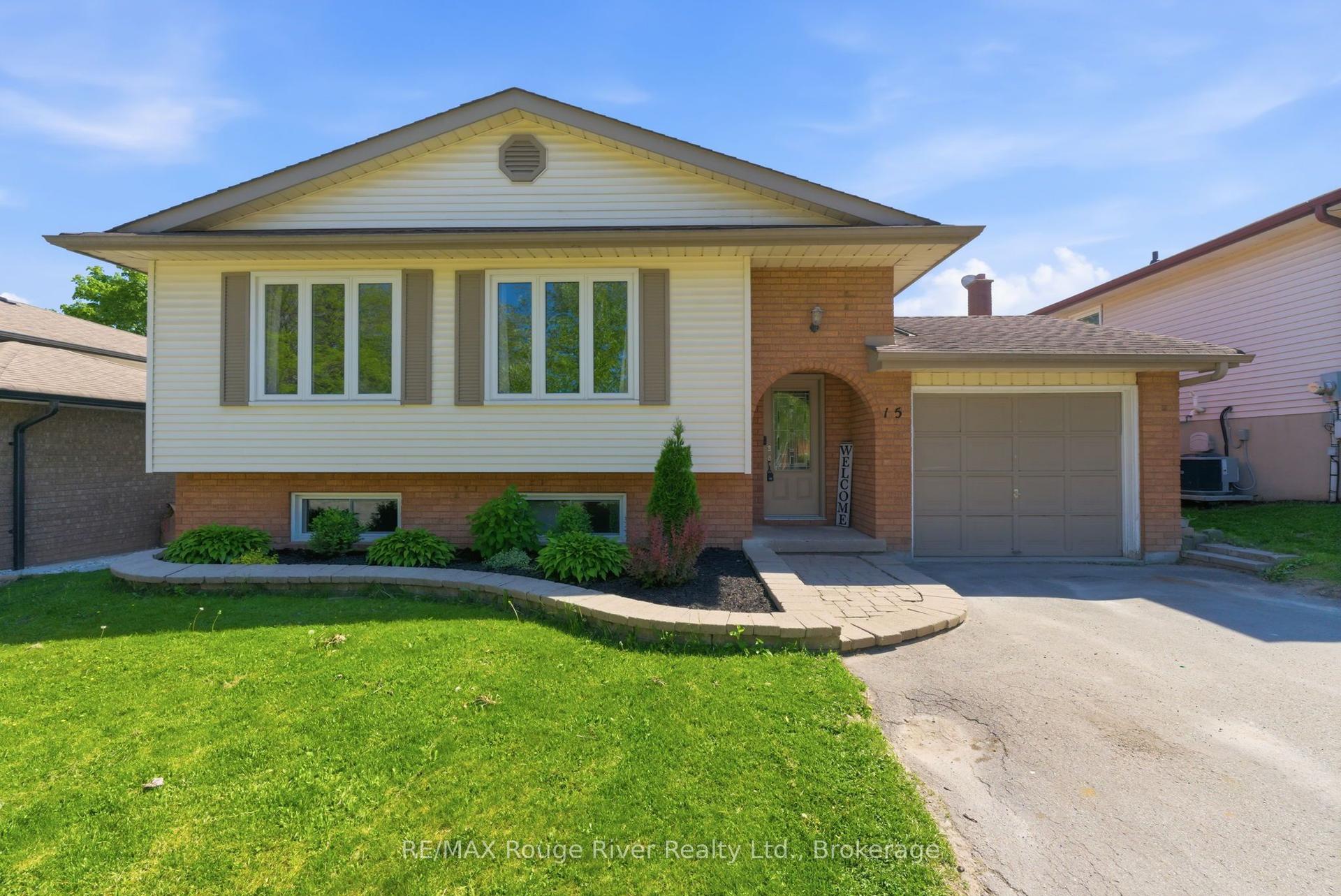 15 Lakeview Drive — photo 1