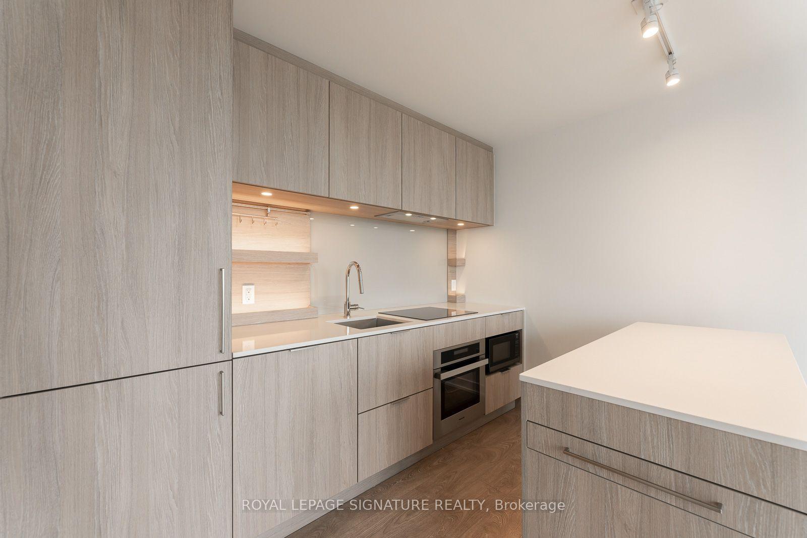 28 Ann Street 916 #916 — photo 1