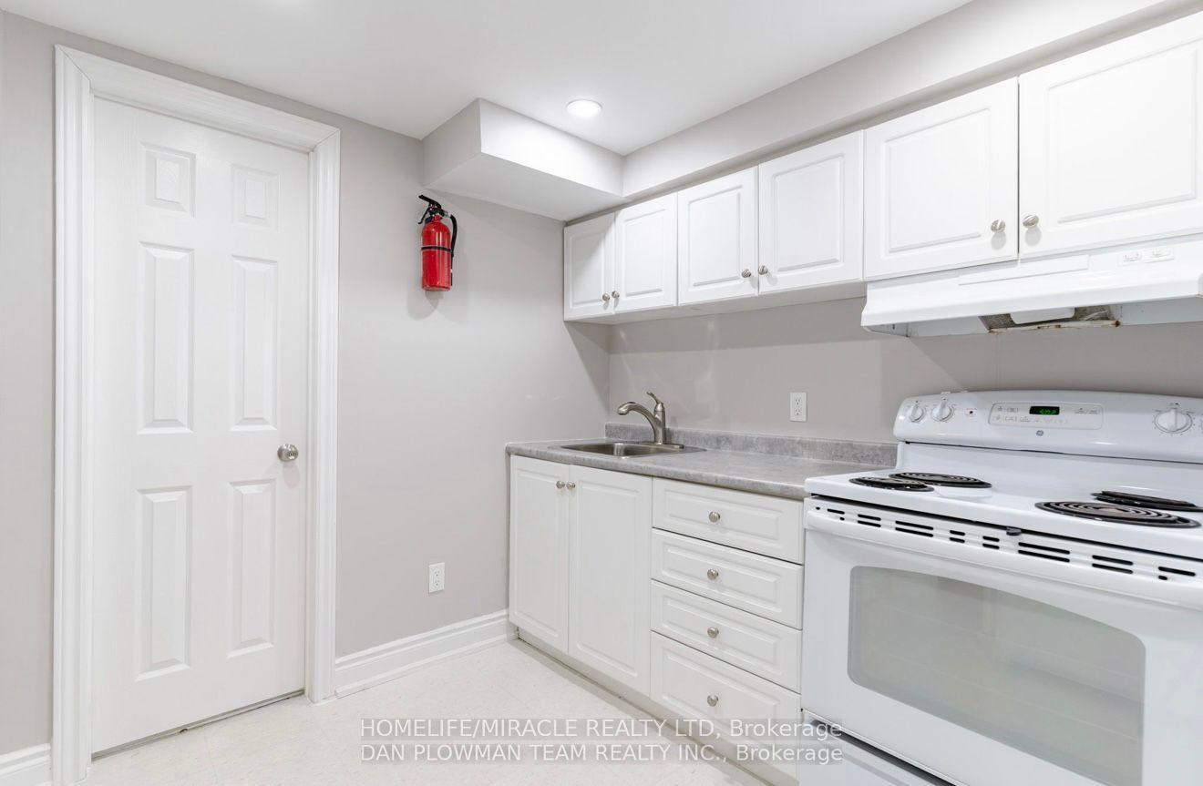 3 Teddington Crescent bsmt #bsmt, Whitby — Detached for lease, photo 1