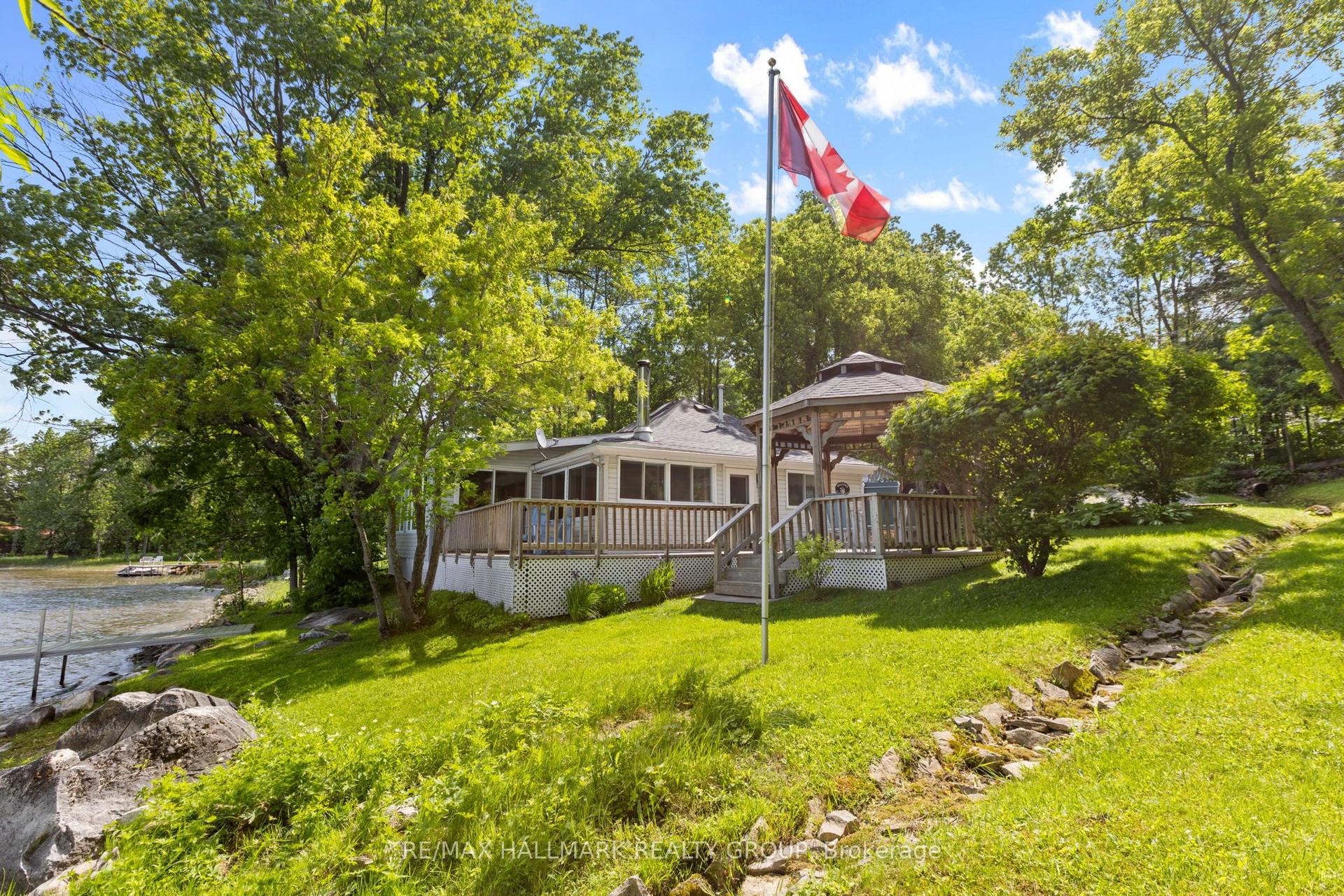118 Hall Shore Road — photo 1