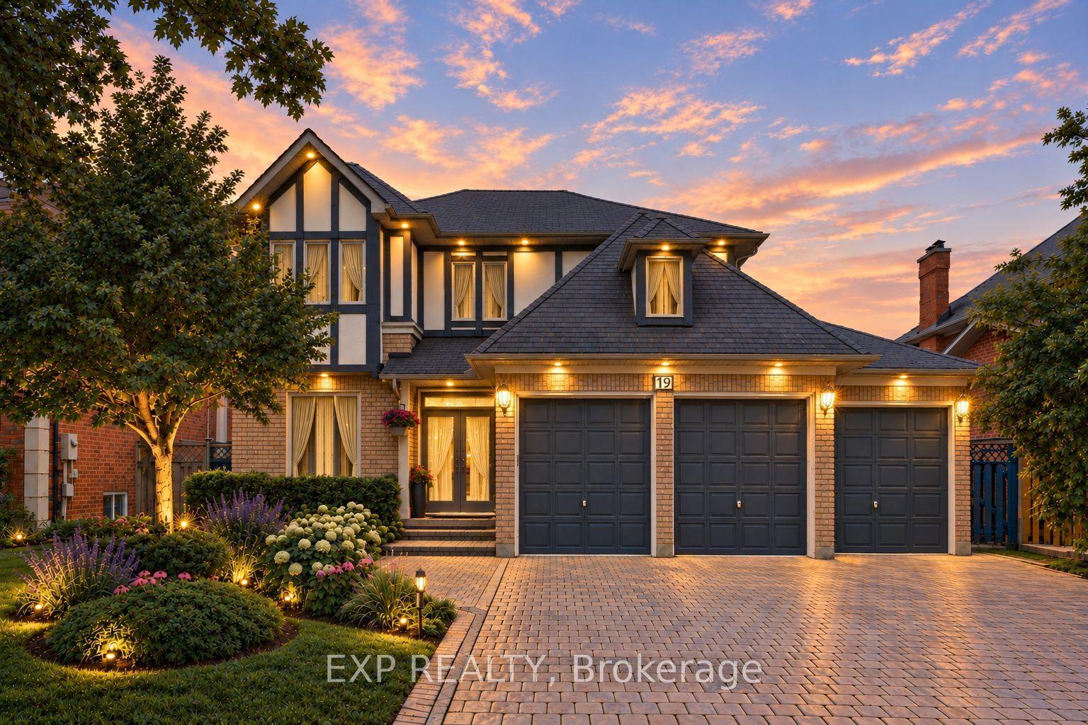 19 Springbrook Drive, Richmond Hill — Detached for sale, photo 1