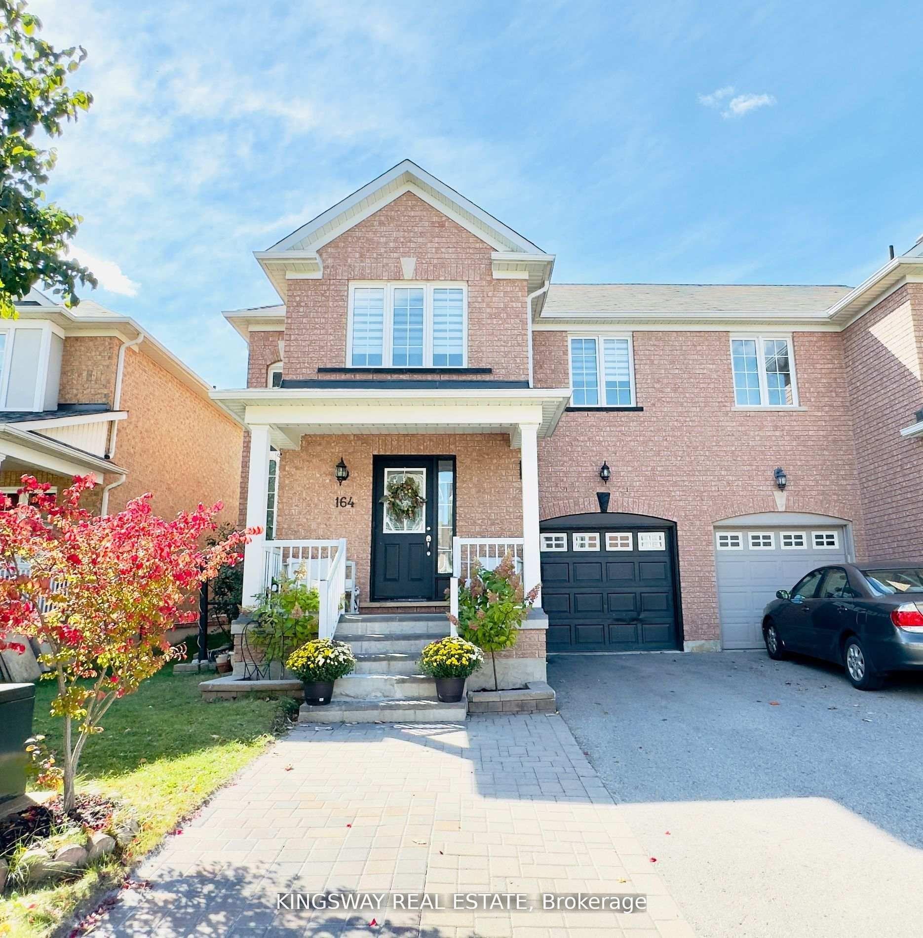 164 Gail Parks Crescent — photo 1
