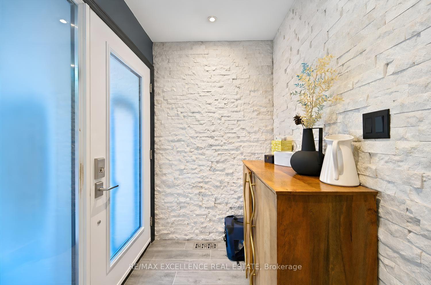 20 Manett Crescent, Brampton — Semi-Detached for sale, photo 1