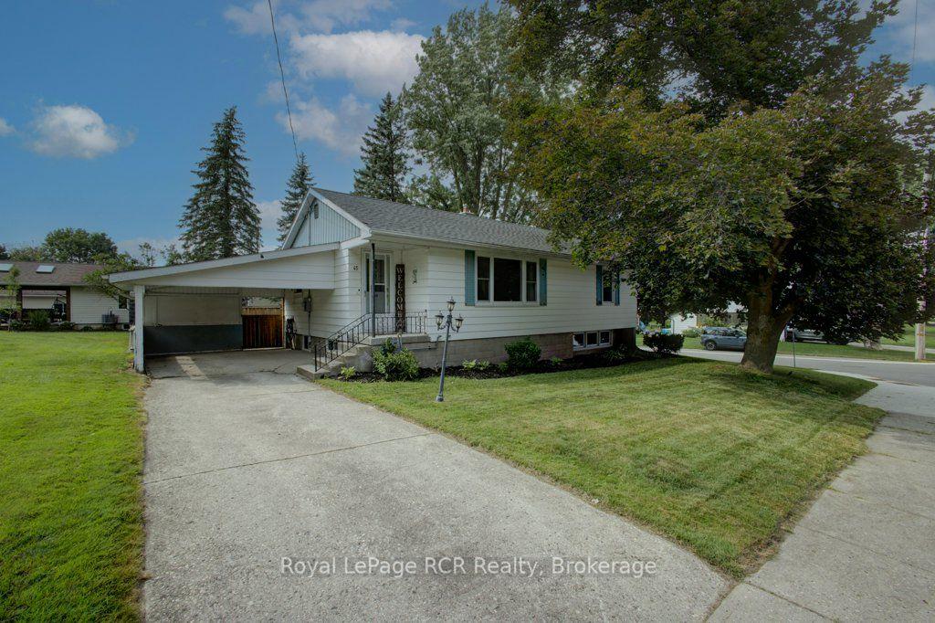 45 William Street E, Minto — Detached for sale, photo 1
