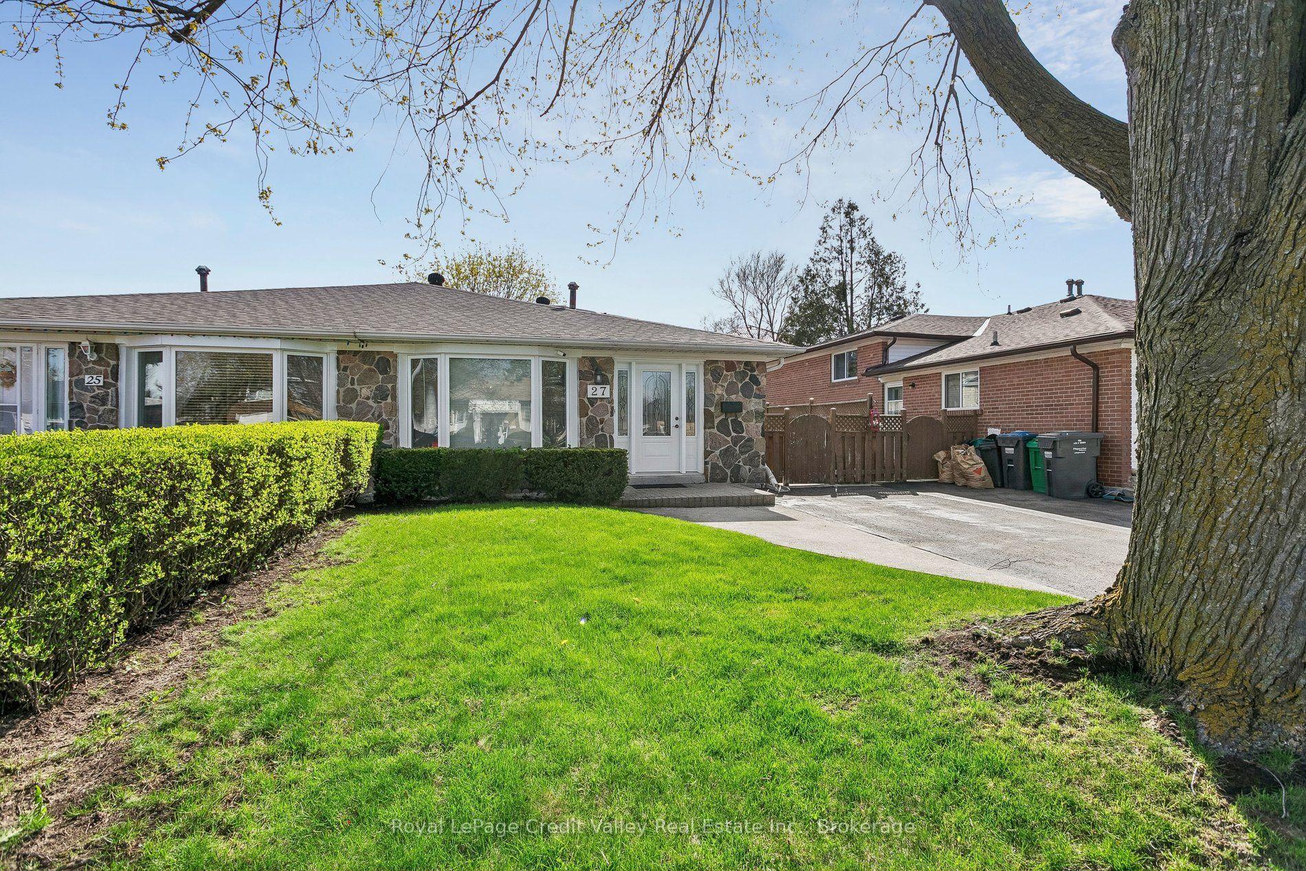 27 Grange Drive — photo 1