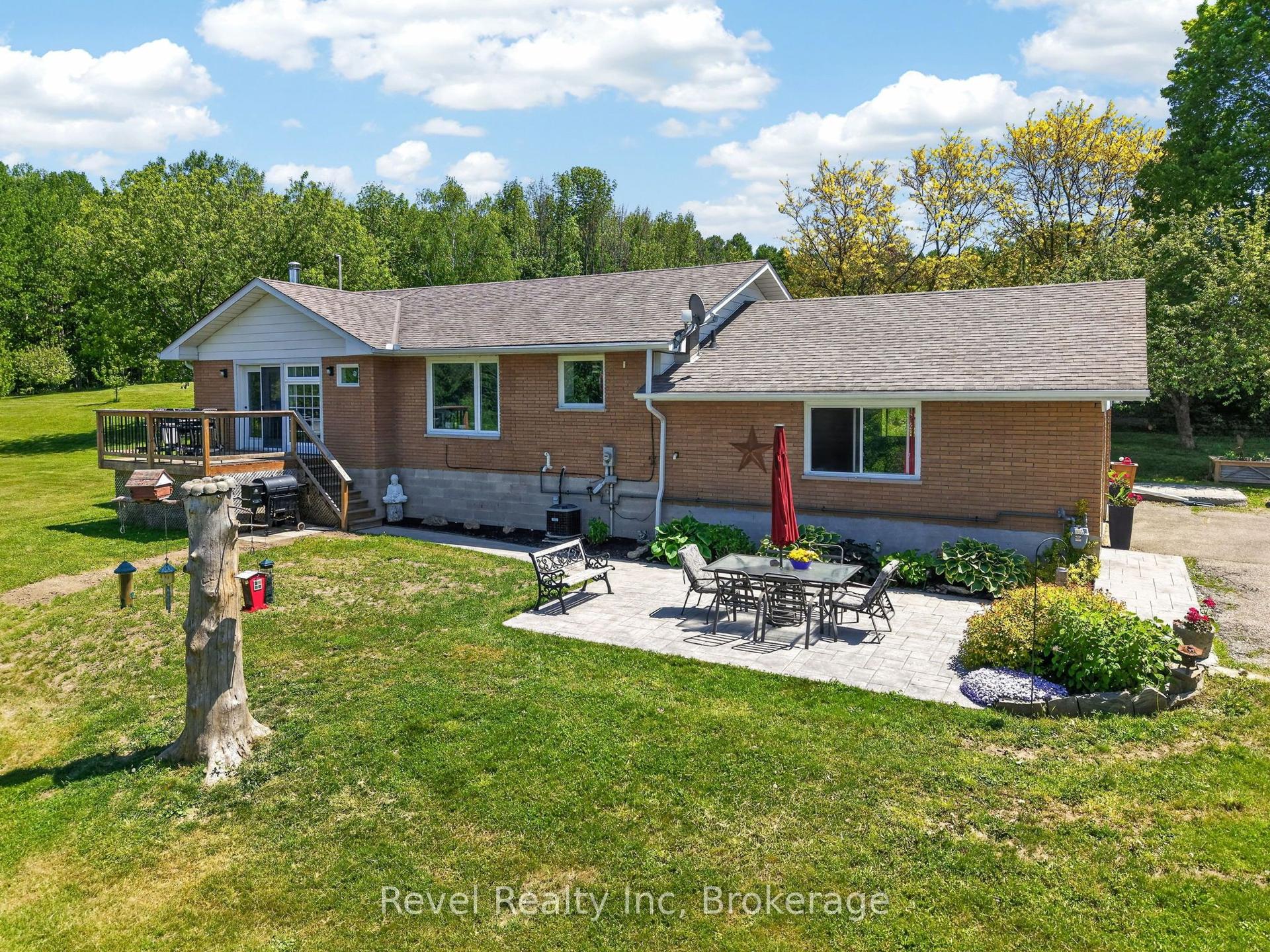 2391 Rumney Road — photo 1