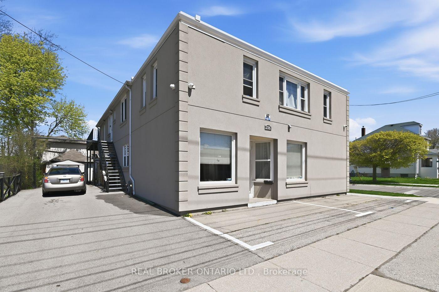 256 Lincoln Street — photo 1