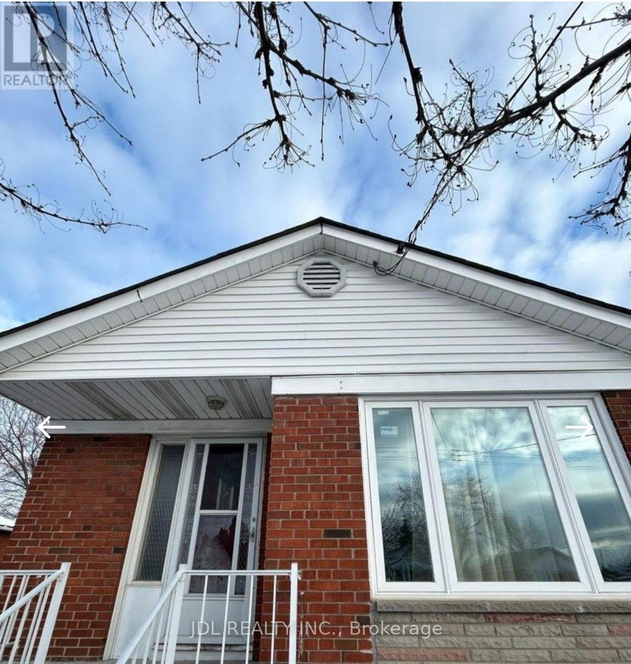 8 Highwood Ave Avenue Three-Bedroom Main Floor #Three-Bedroom Main Floor, Toronto — Detached for lease, photo 1