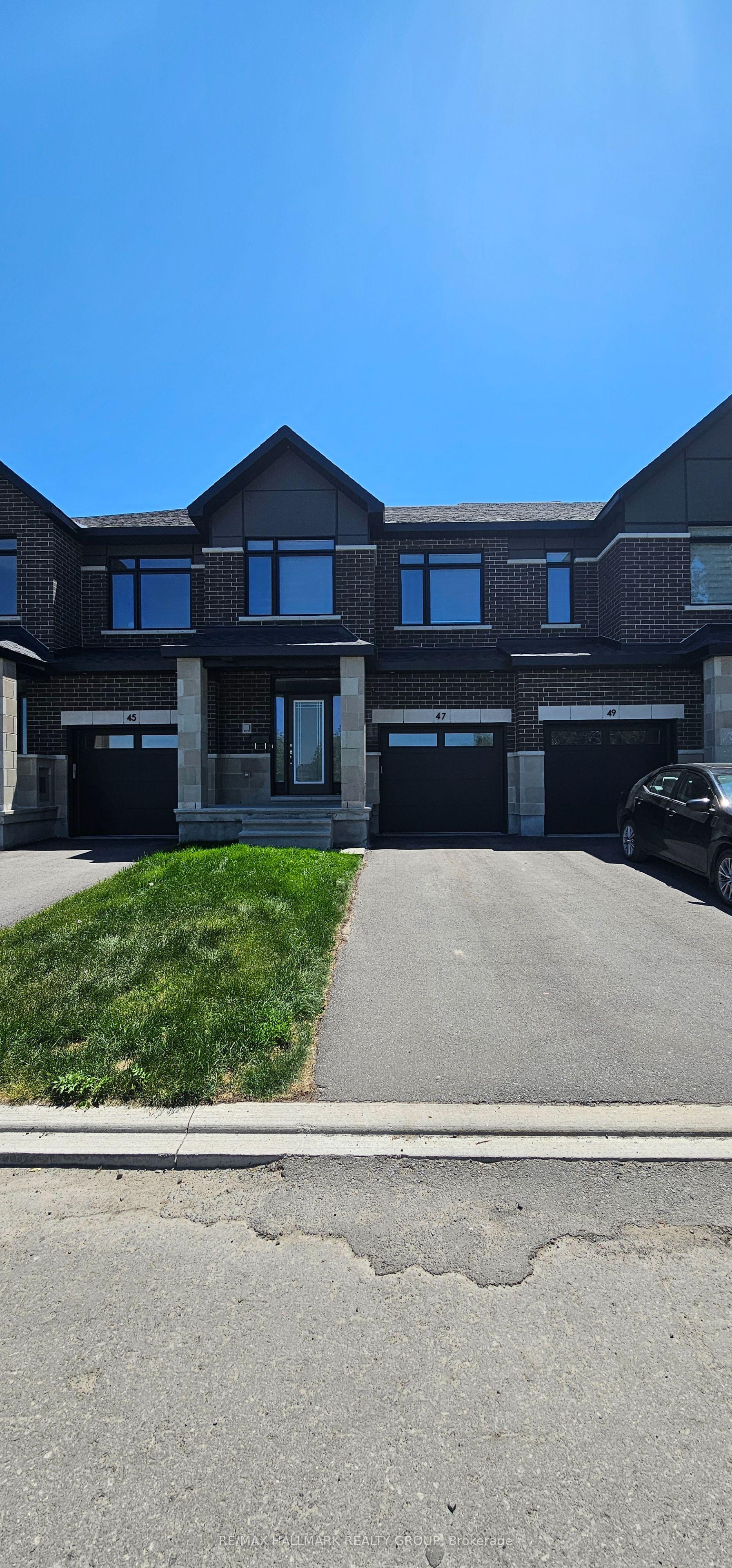 47 MOOSONEE Crescent — photo 1