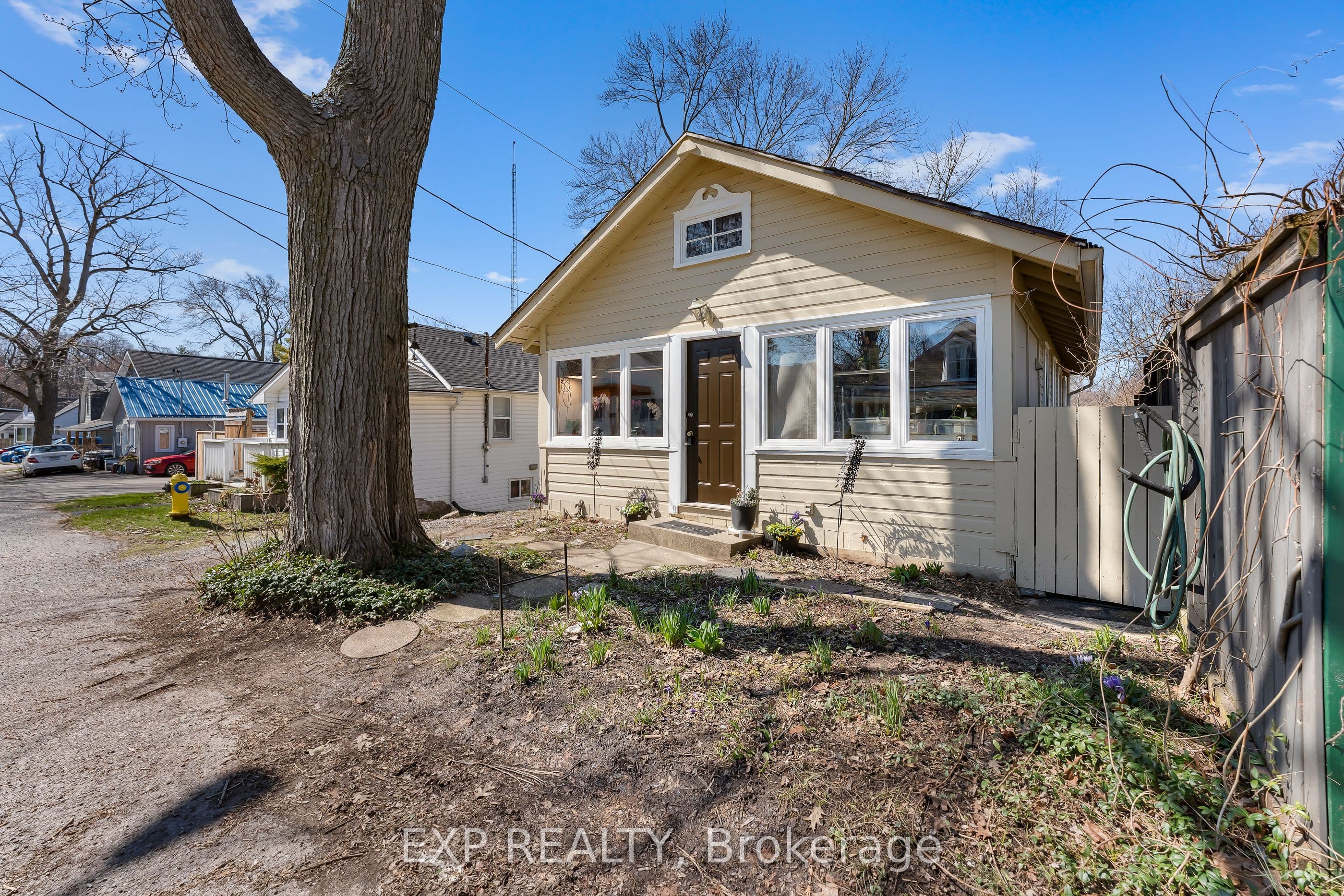 240 LINCOLN Road W — photo 1