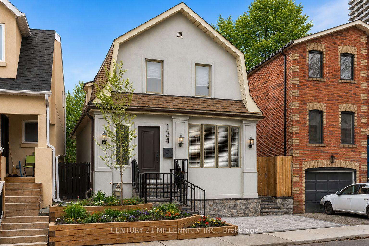 134 Helendale Avenue — photo 1
