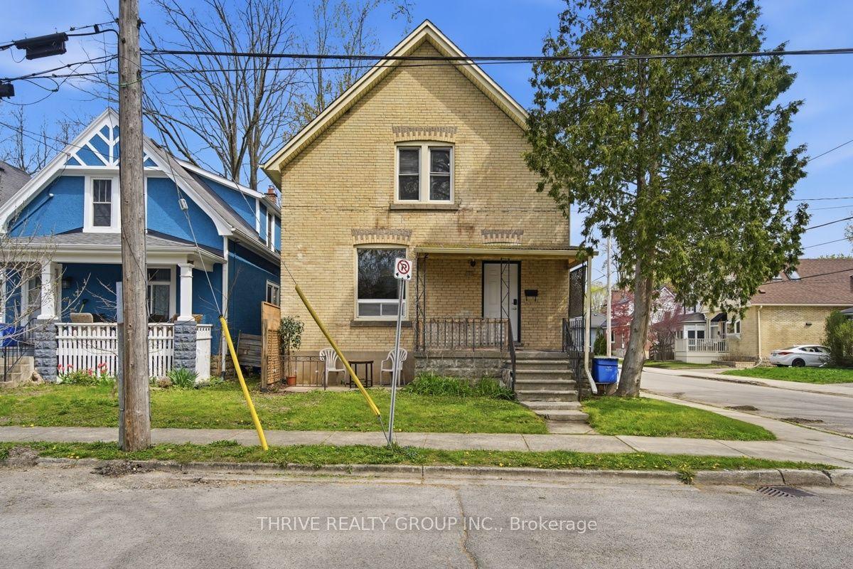 2 Moir Street — photo 1
