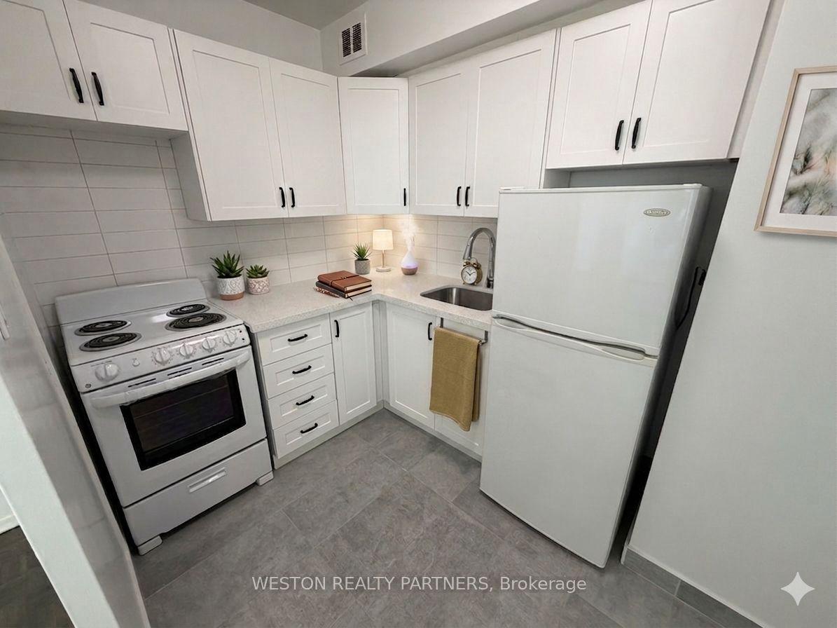 171 Erskine Avenue 502 #502, Toronto — Condo for lease, photo 1