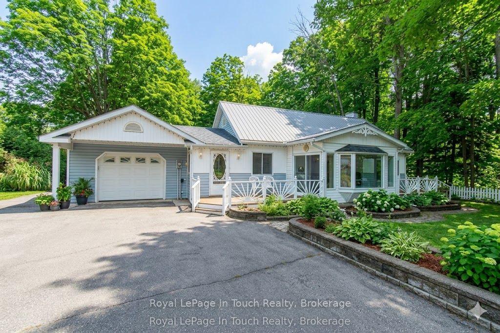 748 Overhead bridge Road — photo 1