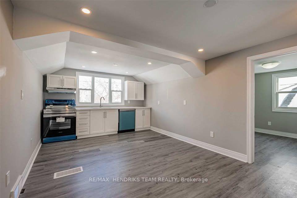9 Rykert Street Upper Floor #Upper Floor, St. Catharines — Multiplex for lease, photo 1