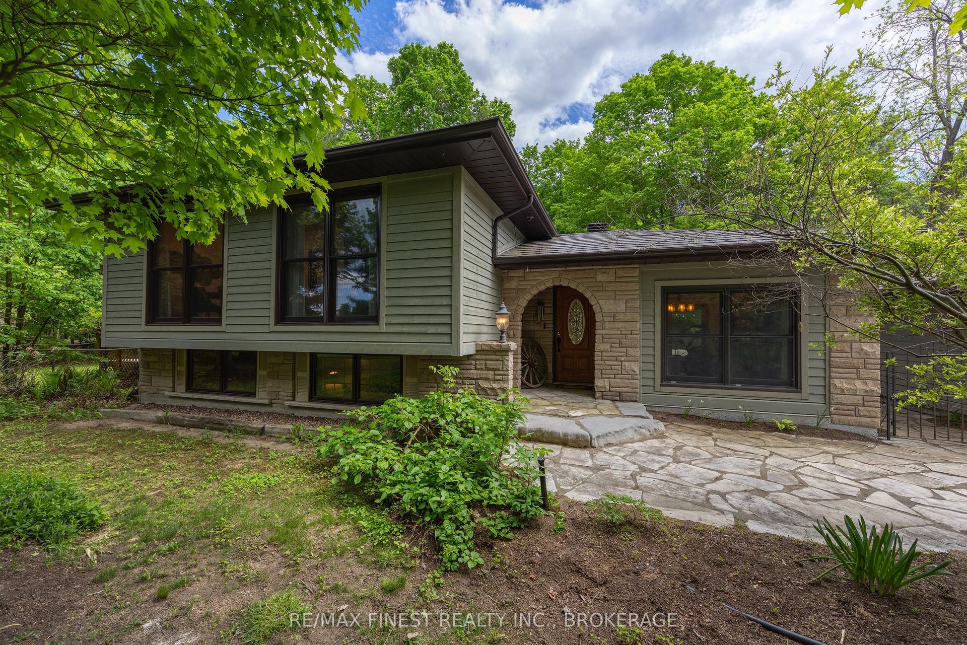1465 Middle Road, Kingston — Detached for sale, photo 1