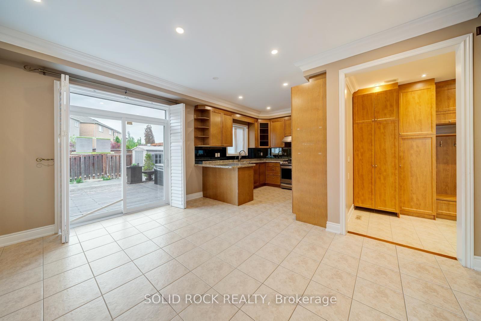 32 Albert Roffey Crescent — photo 7