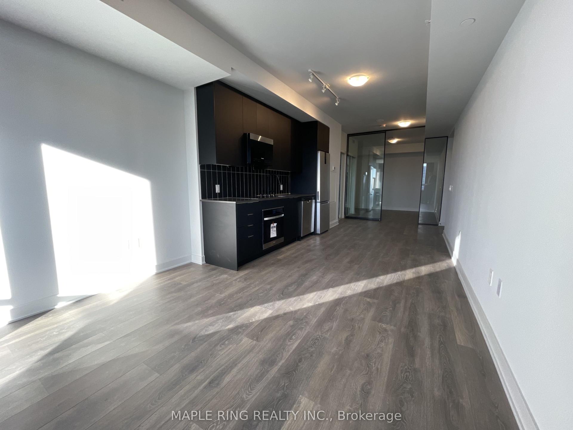 2920 Highway 7 Road 913 #913 — photo 1