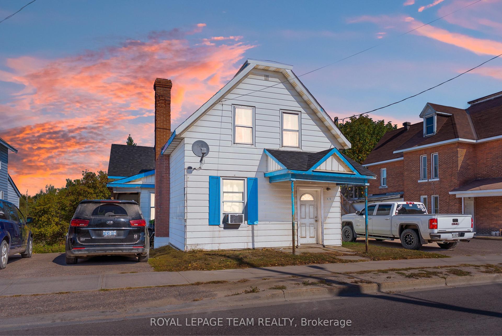 475 Pembroke Street W — photo 1