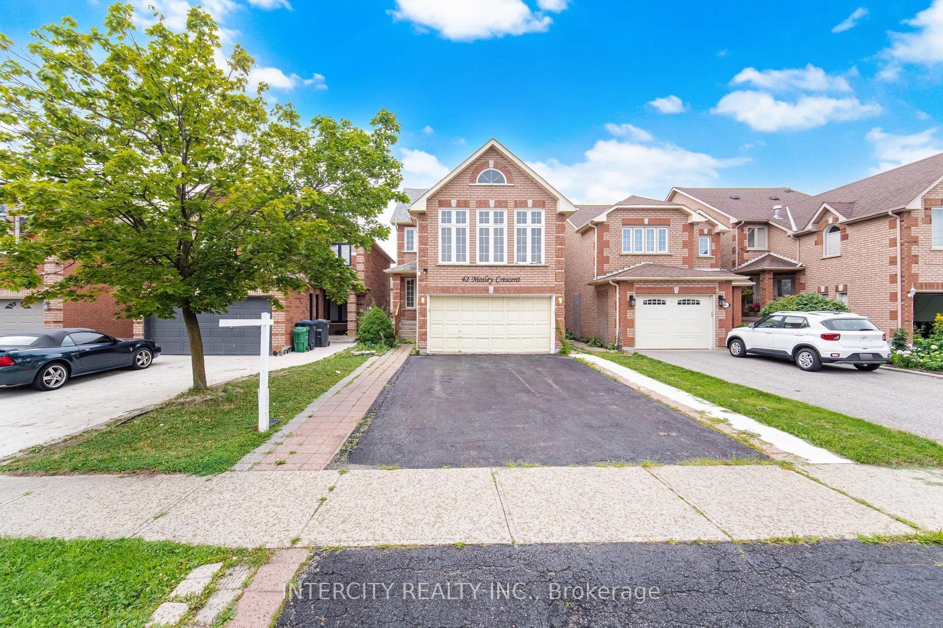 42 Mosley Crescent, Brampton — Detached for sale, photo 1
