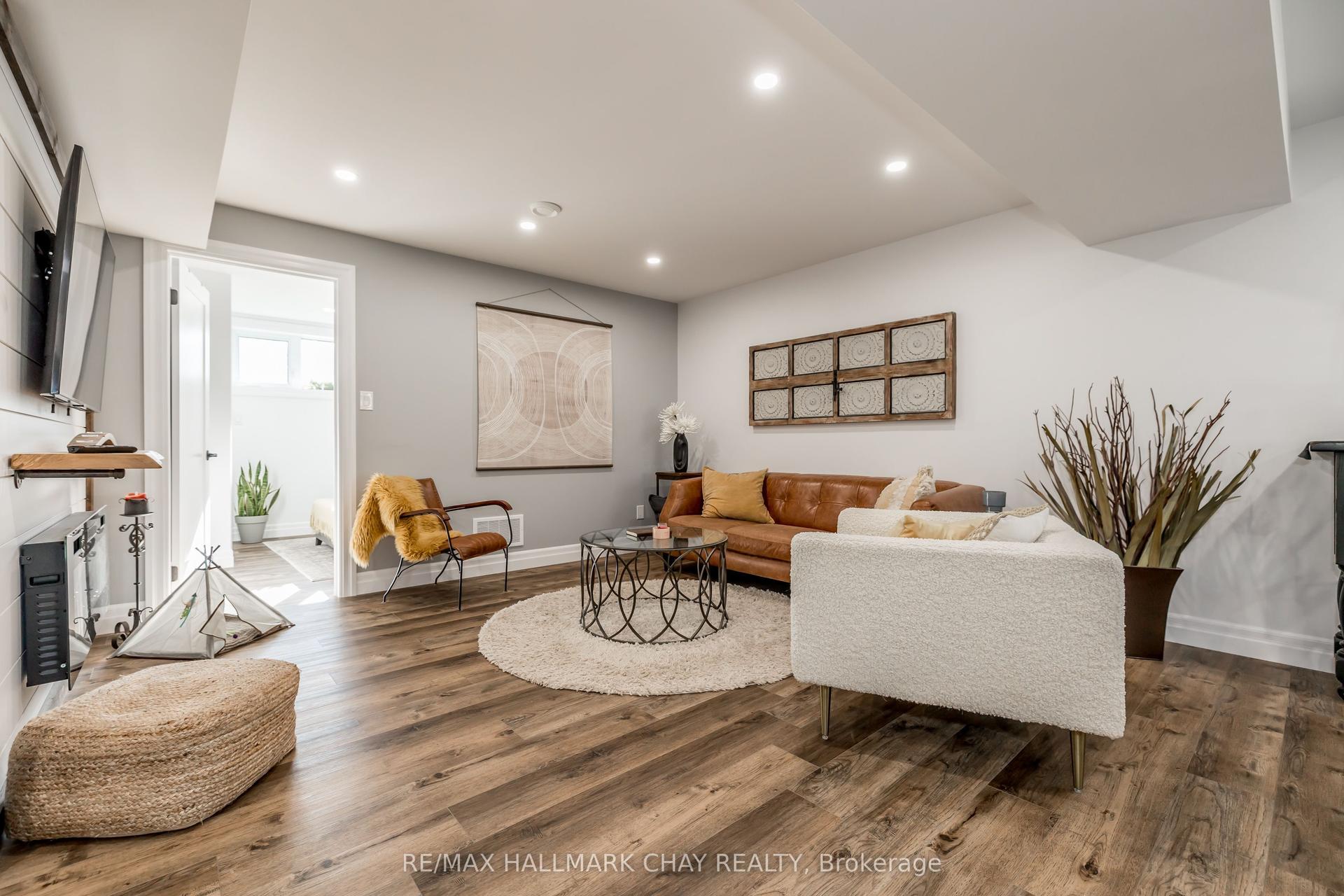 3742 Horseshoe Valley Road W Lower #Lower — photo 1