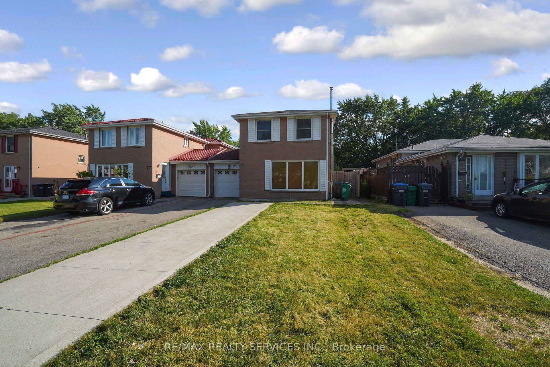 79 Cloverdale Drive, Brampton — Semi-Detached for sale, photo 1