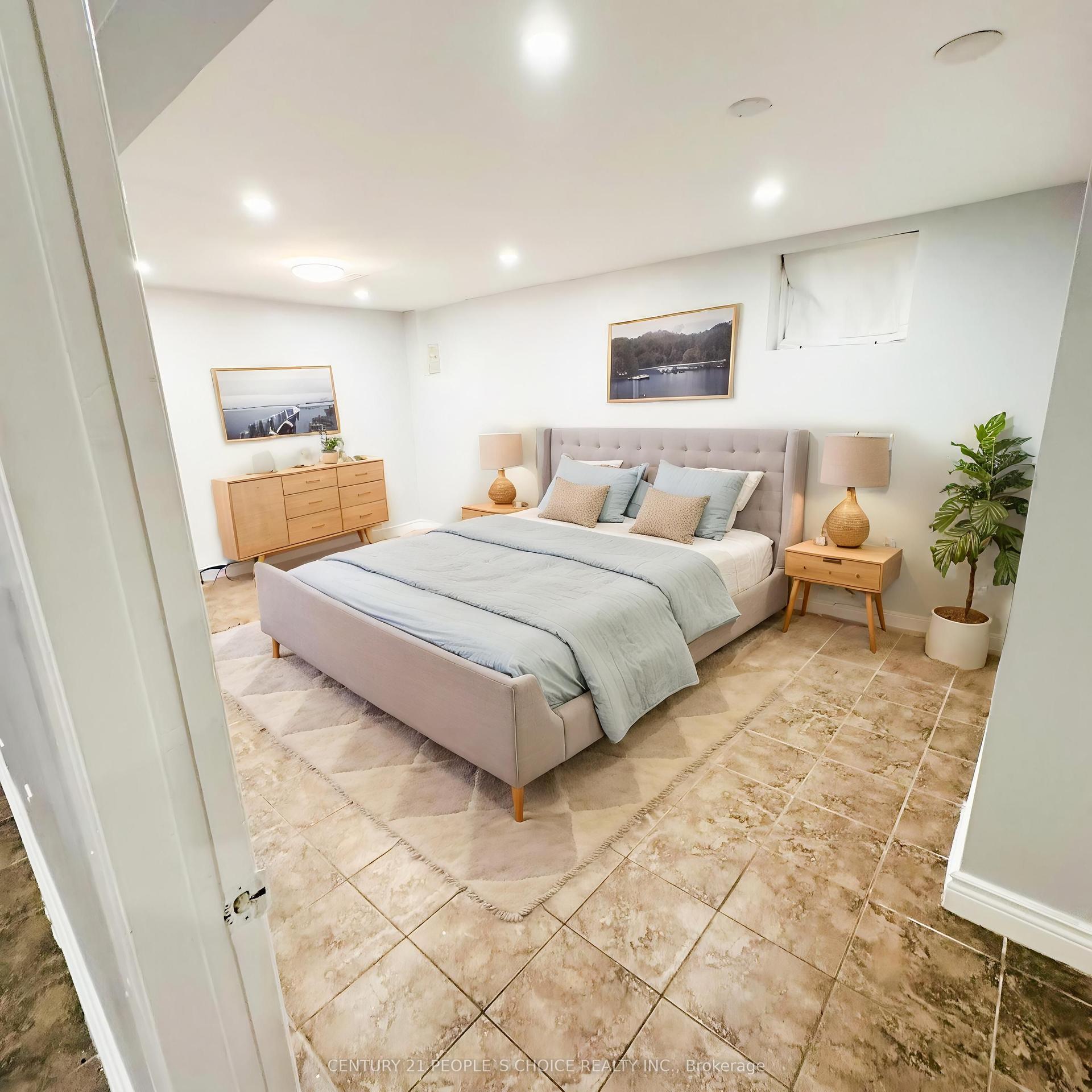 41 Coomer Crescent, Ajax — Detached for lease, photo 1