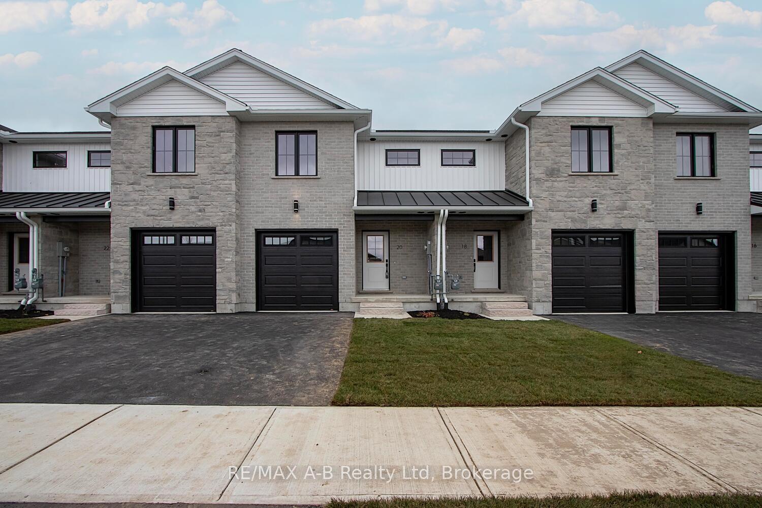 30 Linda Drive — photo 1