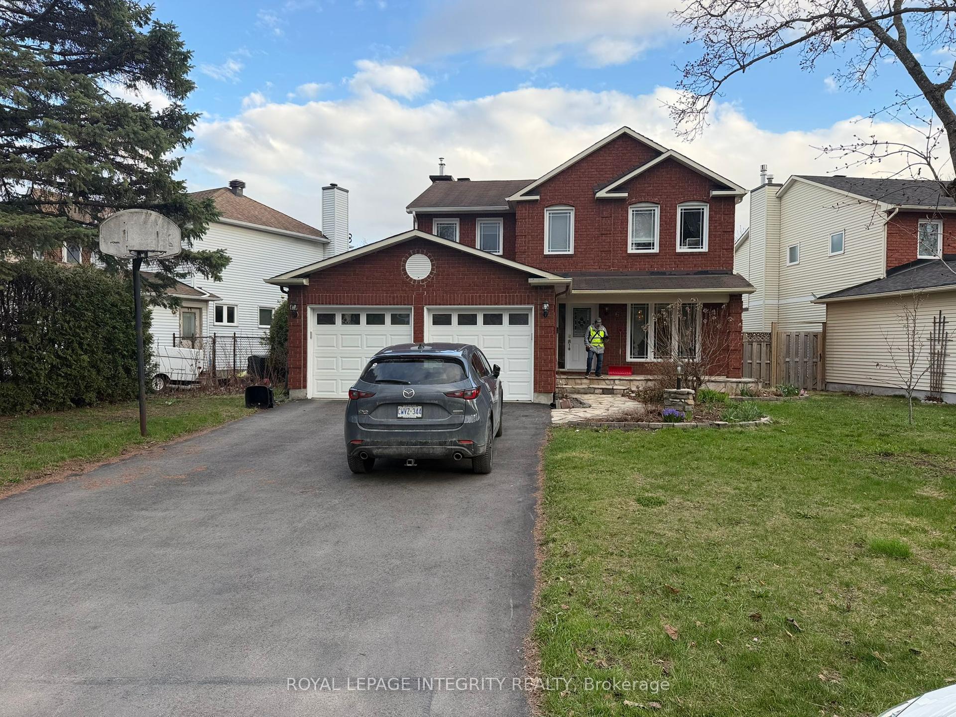63 Topley Crescent — photo 1