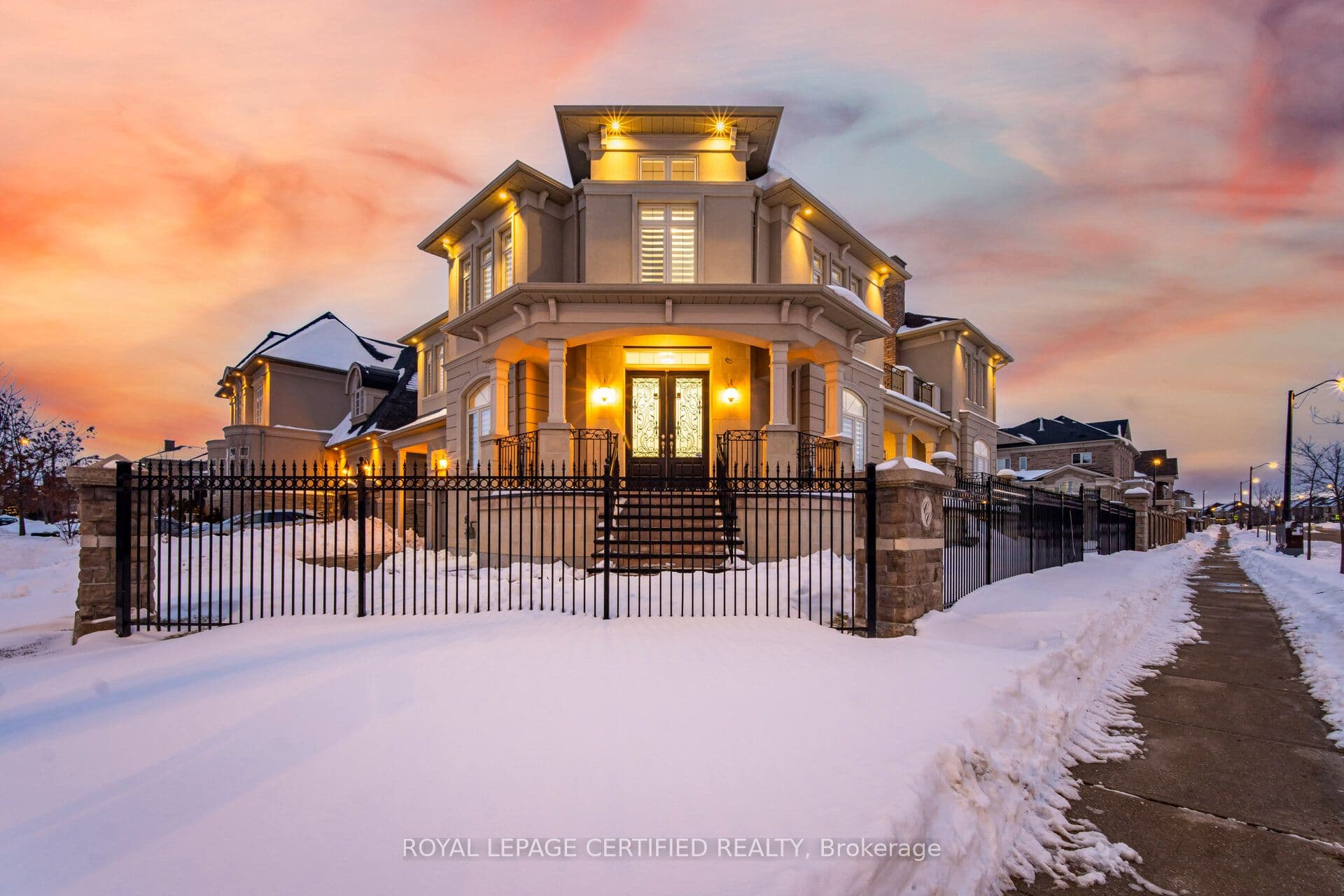 100 Virtue Crescent — photo 1