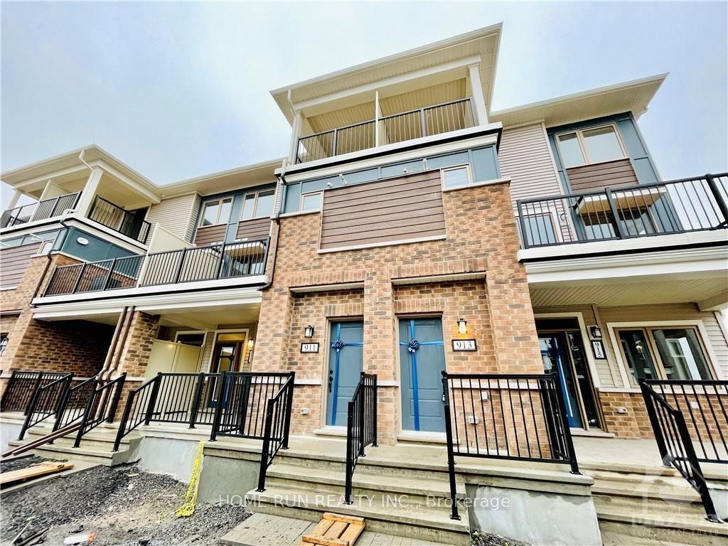 911 Nautilus Private, Kanata — Condo Town for lease, photo 1