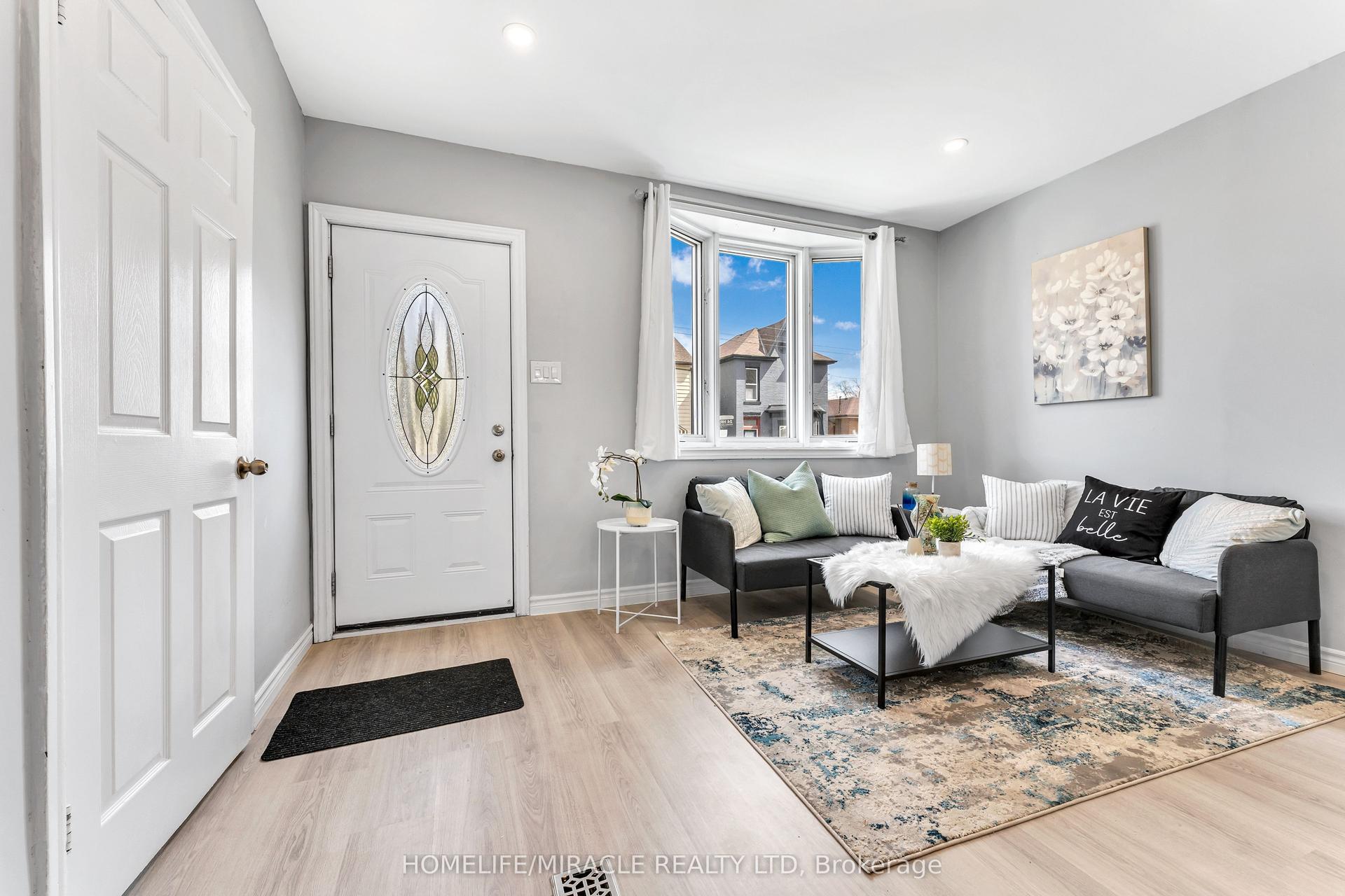 101 Emerald Street N, Hamilton — Semi-Detached for lease, photo 1