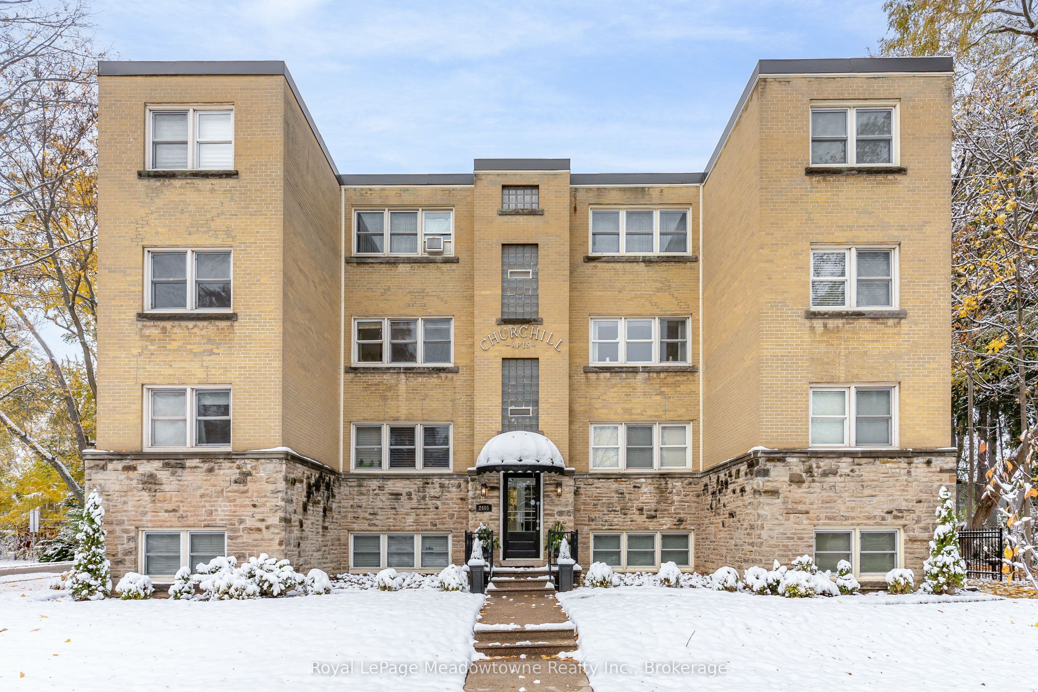 2405 Lakeshore Road 10 #10 — photo 1