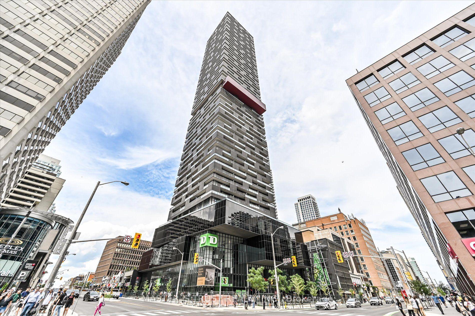 8 Eglinton Avenue E Ph 5801 #Ph 5801 — photo 1