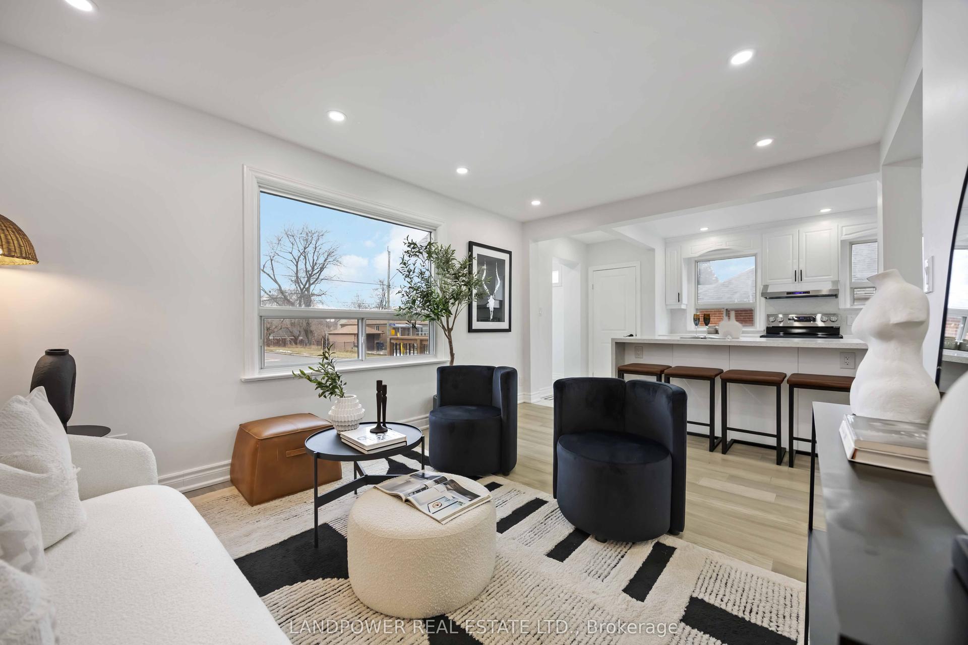 195 Phyllis Avenue — photo 1