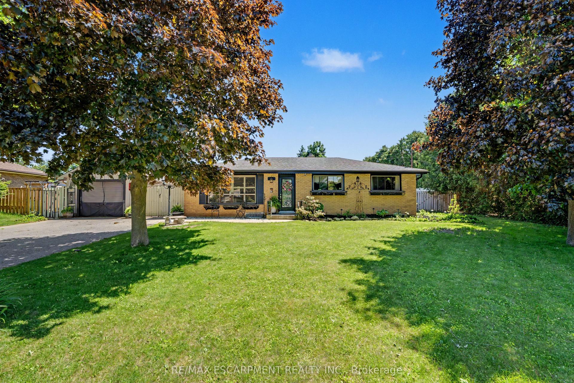 52 Lorne Avenue — photo 1