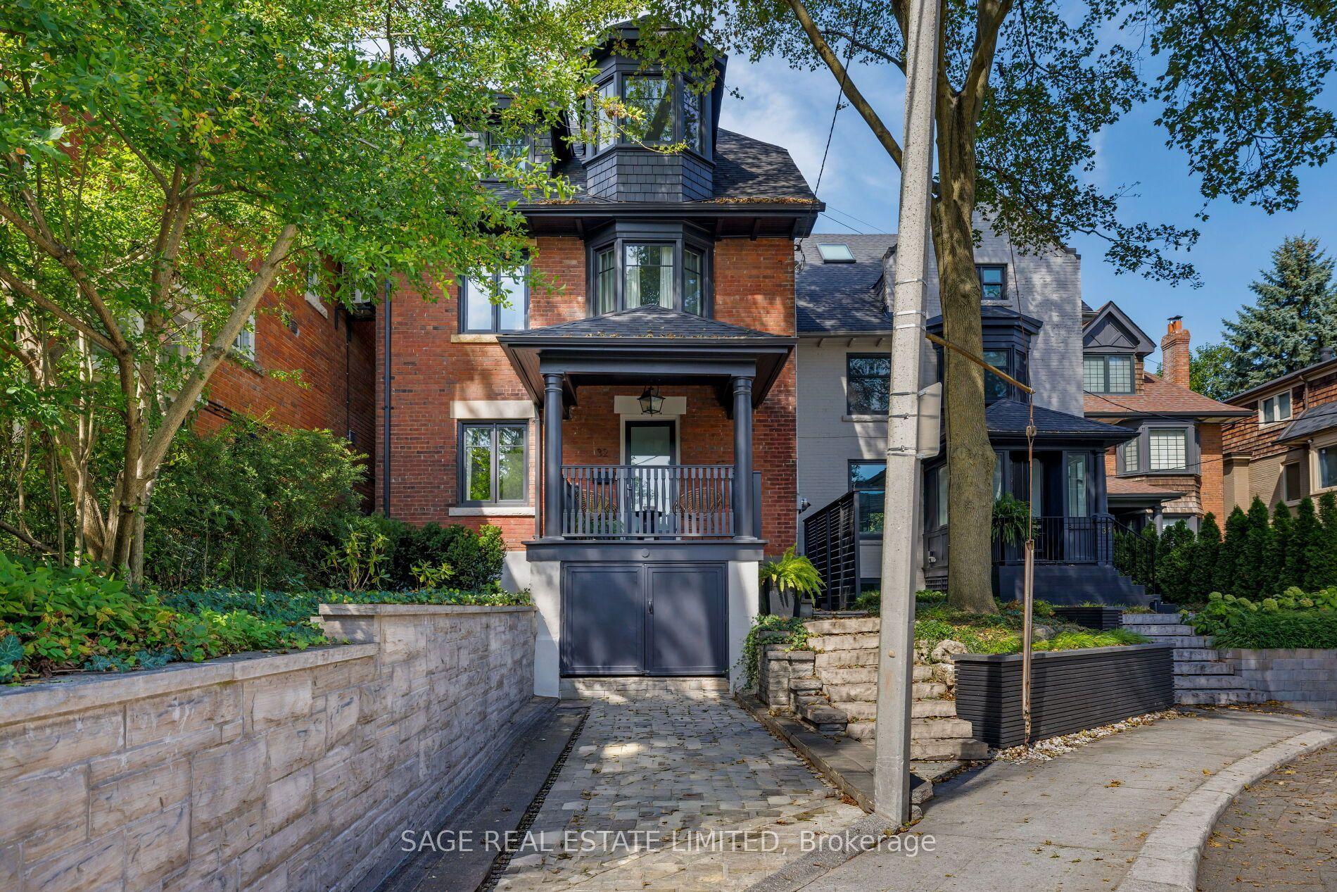 32 Edgewood Crescent, Toronto — Detached for sale, photo 1