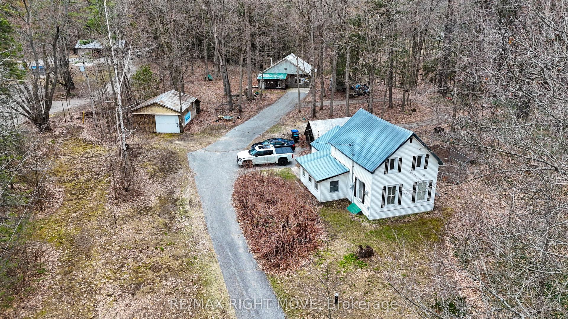 4124 Wainman Line — photo 1