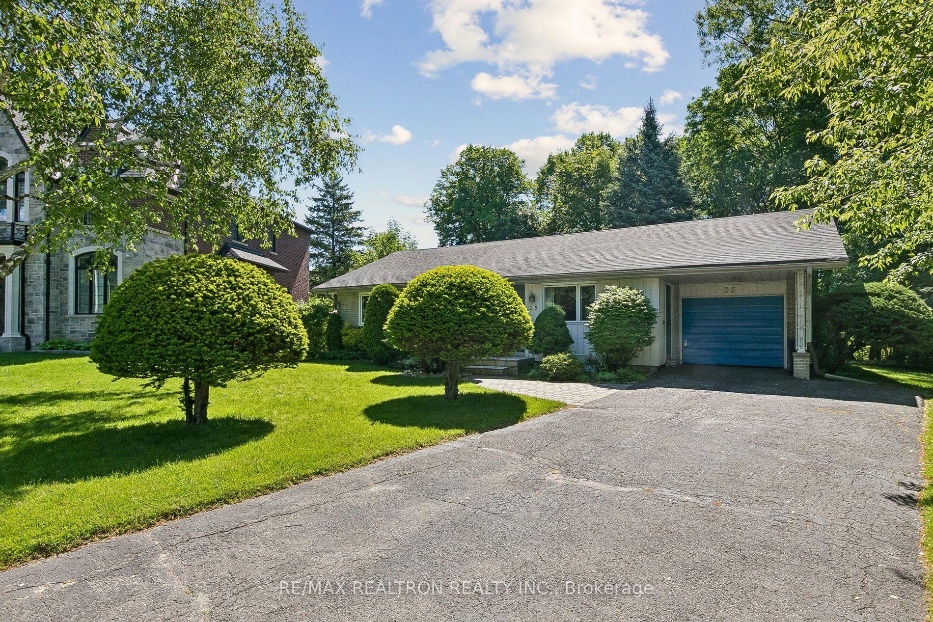 25 Groveland Crescent, Toronto — Detached for sale, photo 1