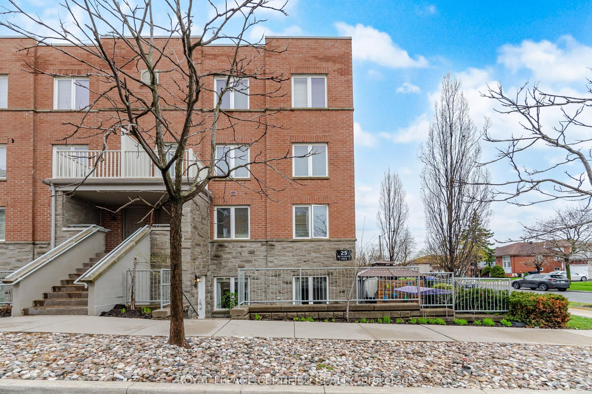25 Richgrove Drive 101 #101 — photo 1