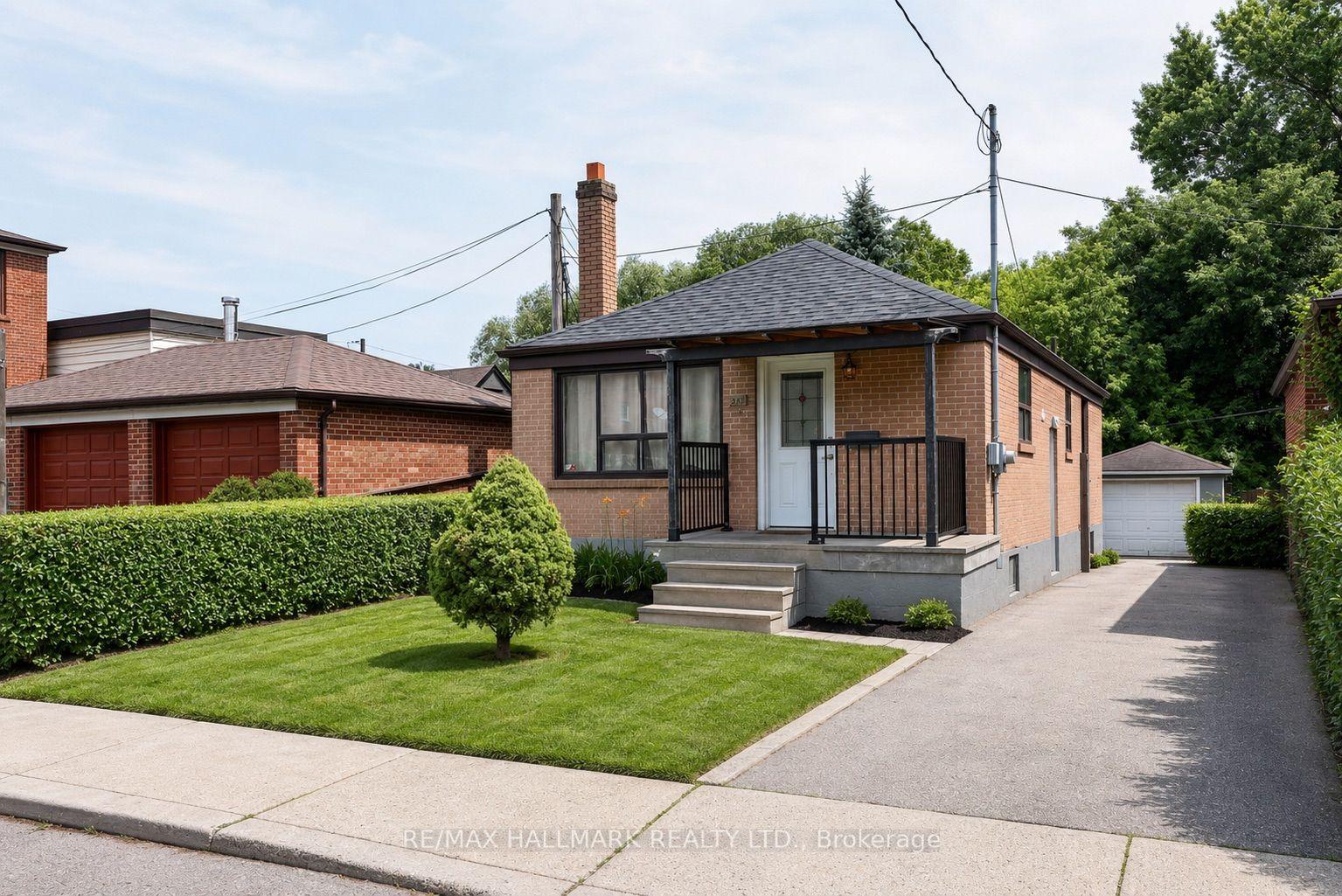 139 Kitchener Avenue — photo 1