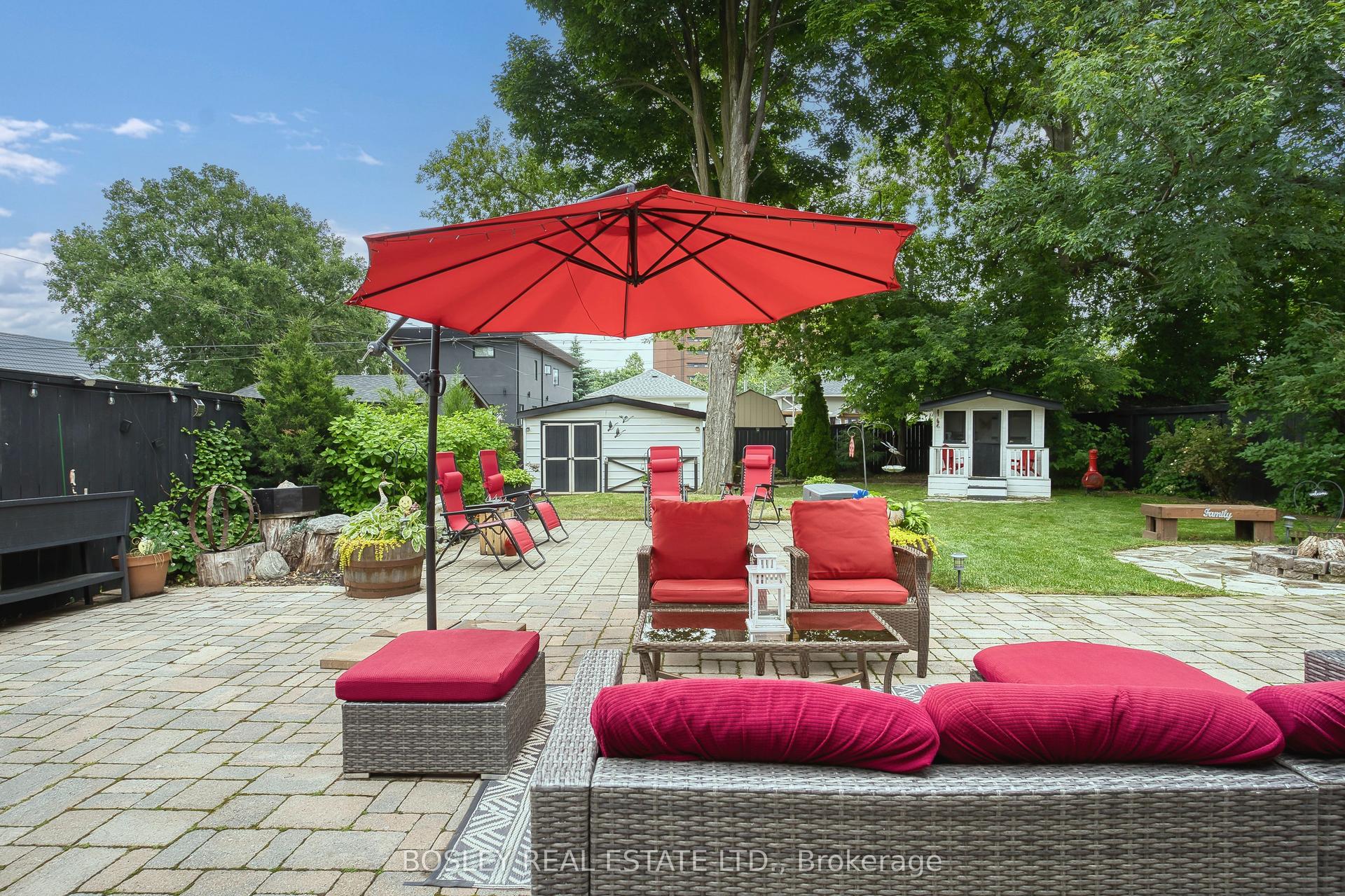 23 Farnsworth Drive — photo 1