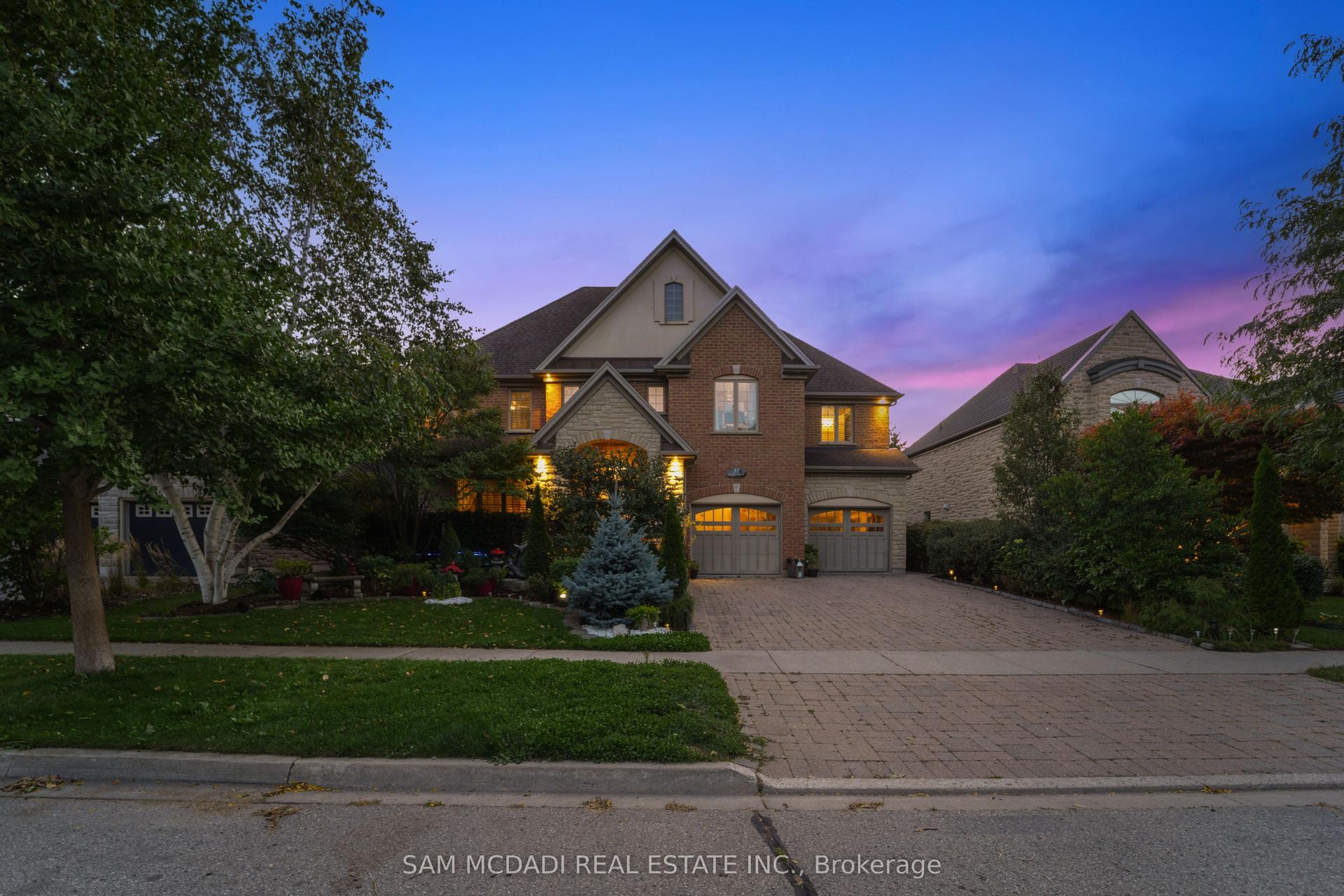 32 Pennsylvania Crescent — photo 1