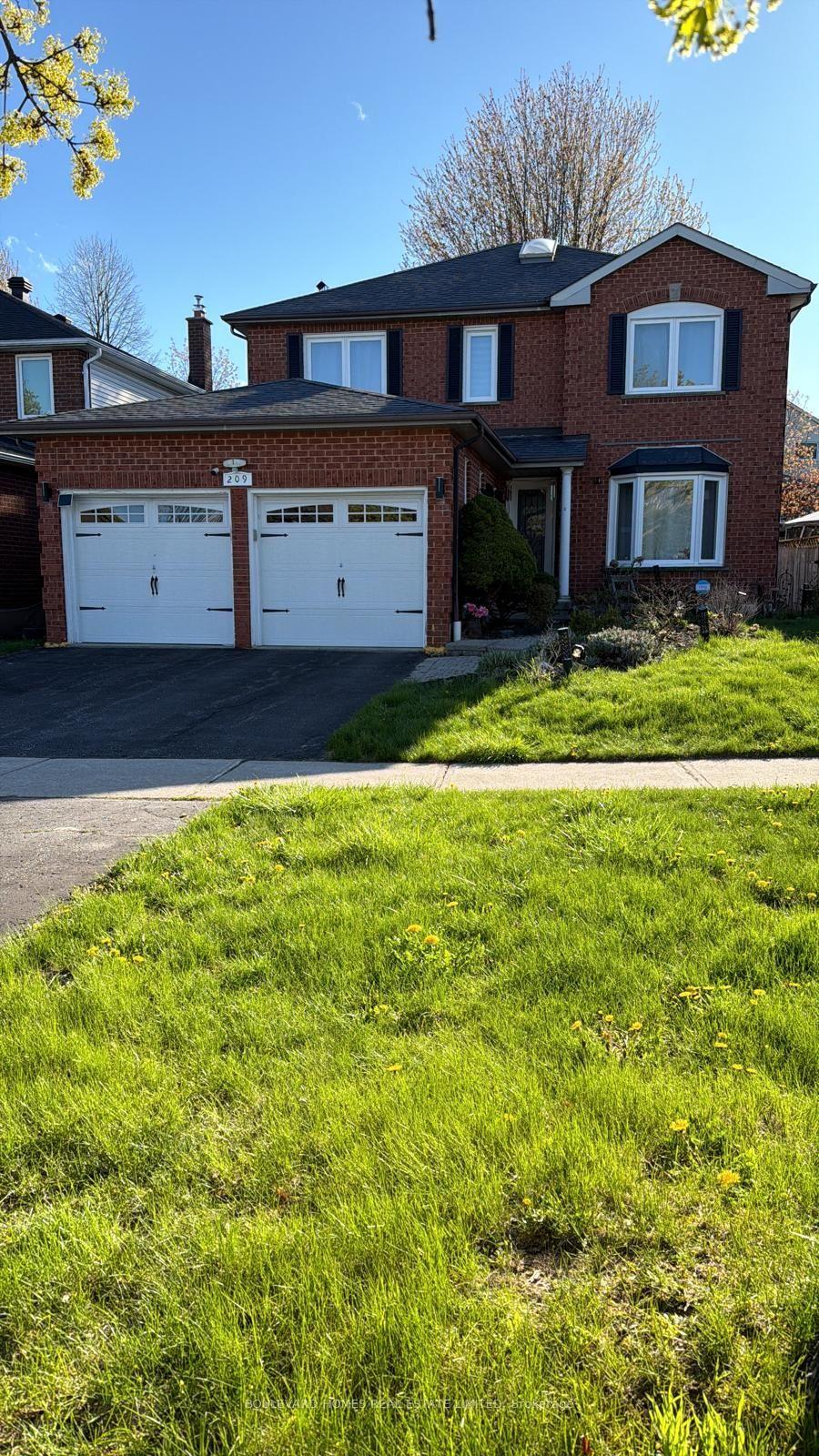 209 Bassett Boulevard — photo 1
