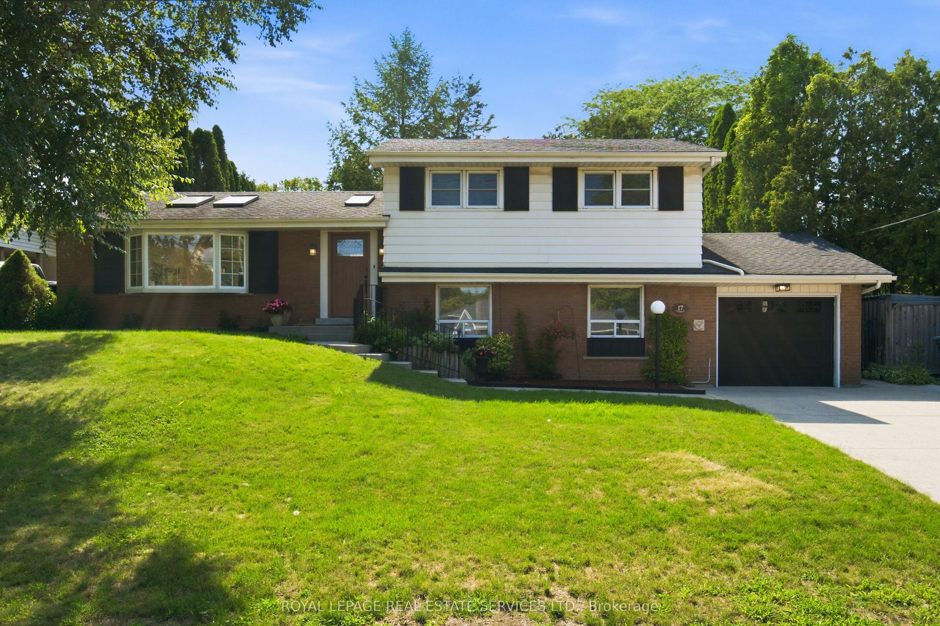17 Lynndale Drive, Hamilton — Detached for sale, photo 1