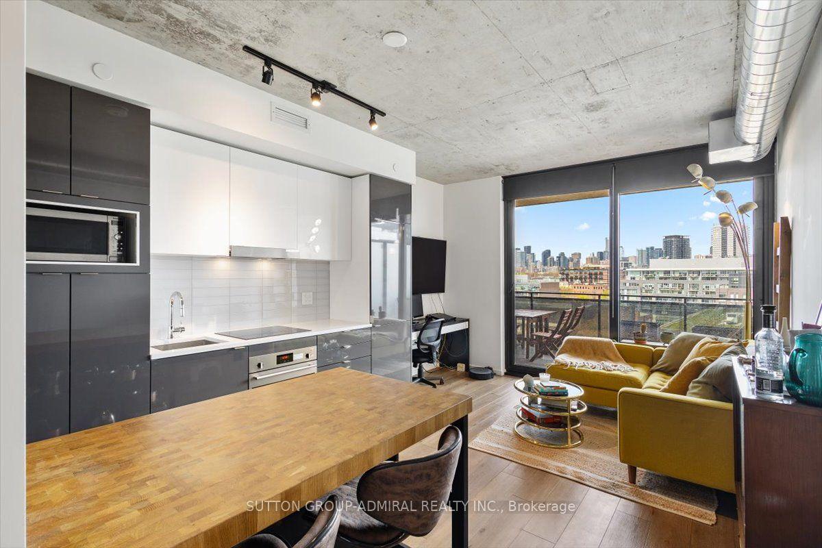 21 Lawren Harris Square 805 #805 — photo 1