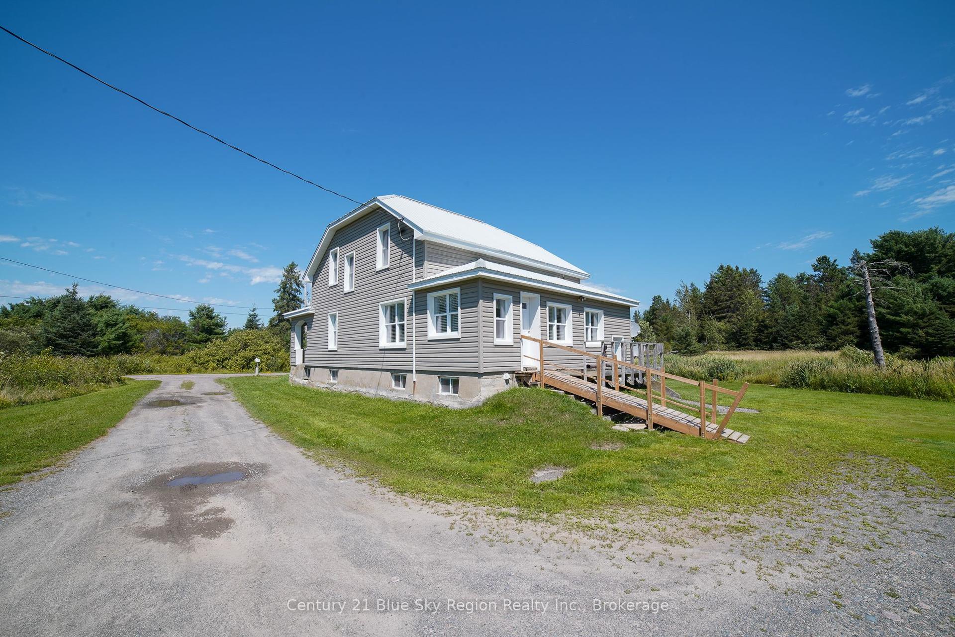 802 Piquette Road — photo 1