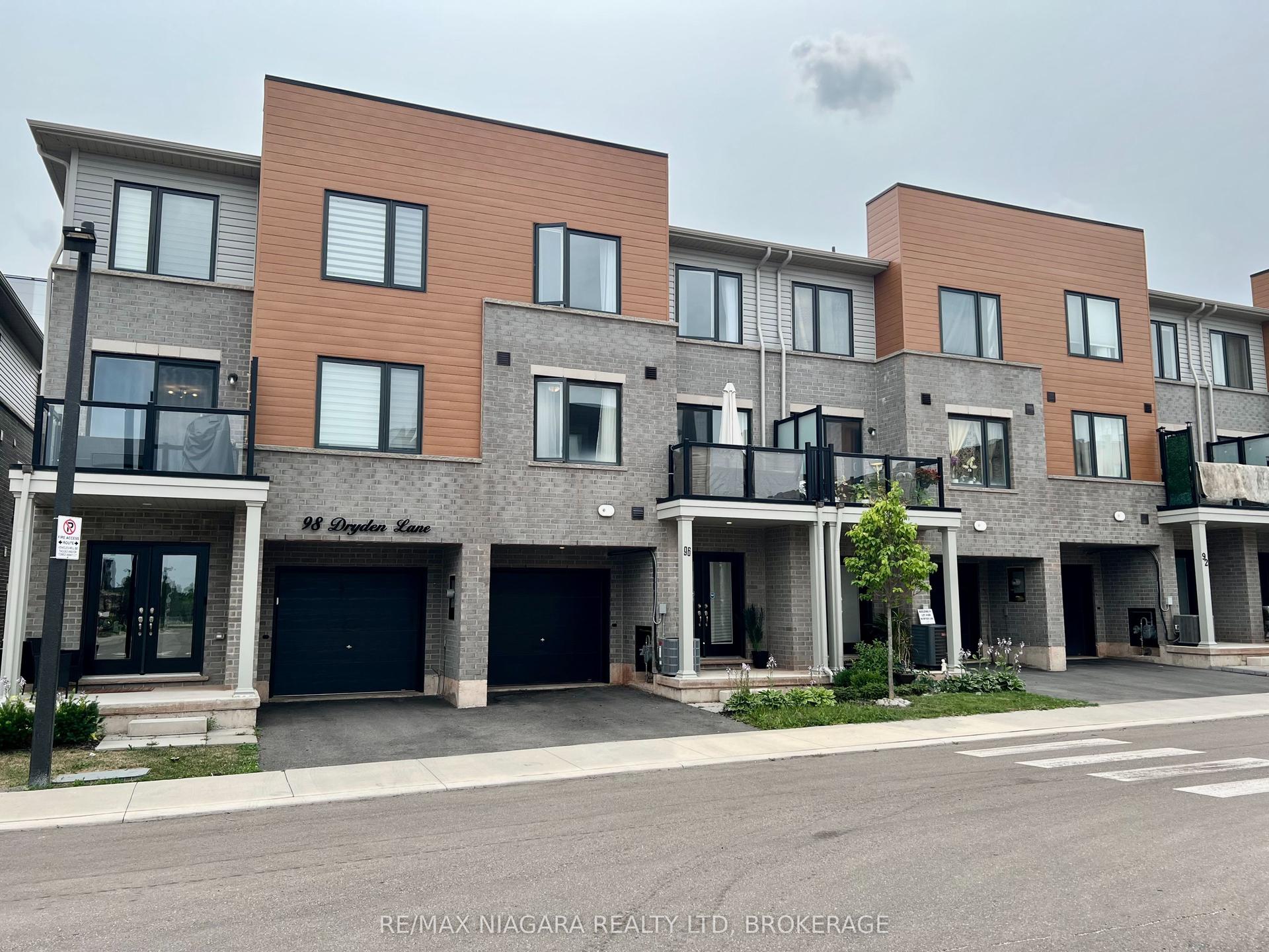 96 Dryden Lane 48 #48, Hamilton — Condo Town for sale, photo 1