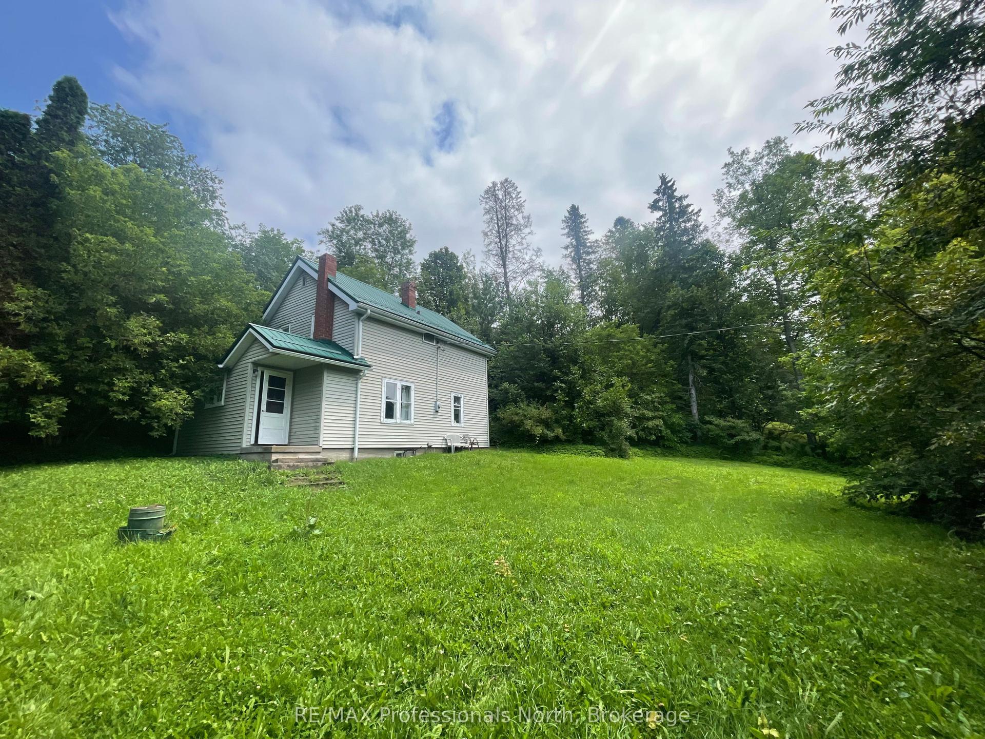 1038 Gooderham Street, Highlands East — Detached for sale, photo 1