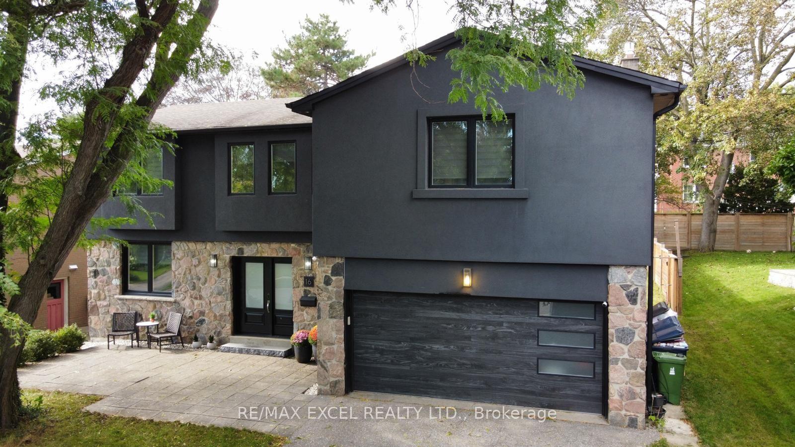 16 Aldenham Crescent, Toronto — Detached for sale, photo 1